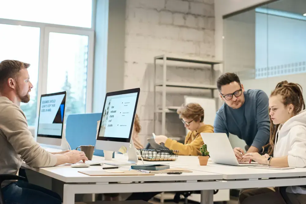 Comparison of AI Operations (AIOps) and traditional IT operations showing automation, speed, and efficiency differences